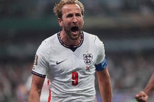 斯科特：从小看凯恩踢球，他强得离谱，这也是为什么他是金球级别