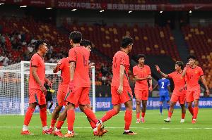 国足先发登场变化：5处变动！布尼亚明、谢文能、刘殿座、李扬先发